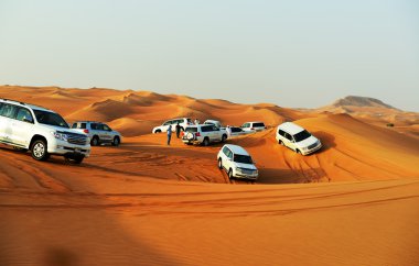 Dubai, Birleşik Arap Emirlikleri - 12 Eylül: off-road araç içinde dubai çöl gezisi