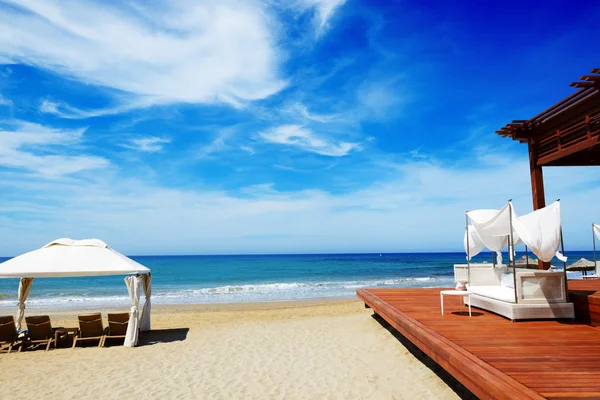 希腊克里特岛豪华酒店的海滩 — 图库照片