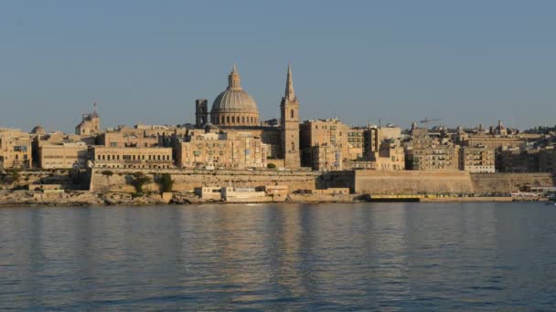 A vista sobre Valletta ao pôr do sol, Sliema, Malta — Vídeo de Stock