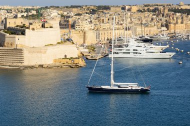 Görünümü Vittoriosa ve günbatımı, Malta yatlar