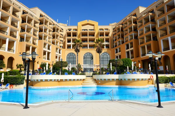 The swimming pool at luxury hotel, Malta — Stock Photo, Image