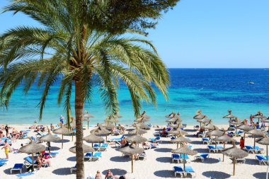 Mallorca, İspanya - 28 Mayıs: turist enjoiying onların tatil 