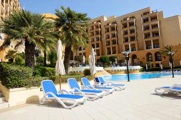 The swimming pool at luxury hotel, Malta — Stock Photo, Image