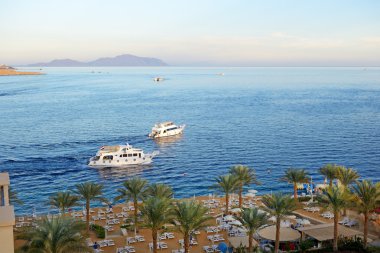 Günbatımında naama Körfezi, Kızıldeniz ve motor yatlar, sharm el sheikh,