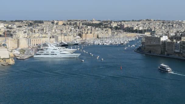 A vista sobre Birgu e iate marina, Birgu, Malta — Vídeo de Stock