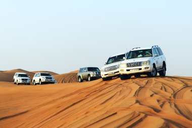 DUBAI, BAE - 12 Eylül 2013 Dubai, BAE 'deki Dubai çöl gezisi turistlerin başlıca ilgi odağı.