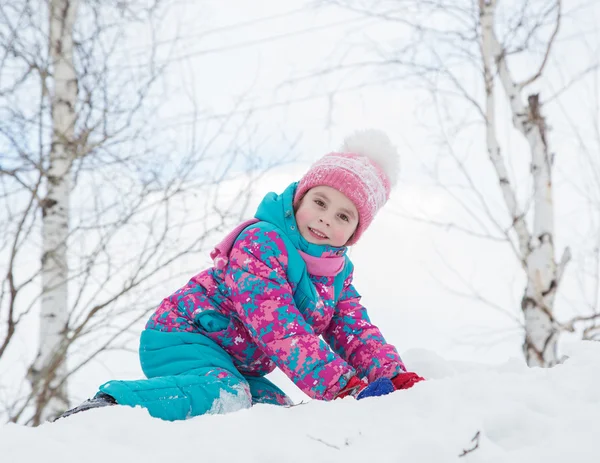 Happy kid vinterdag. — Stockfoto