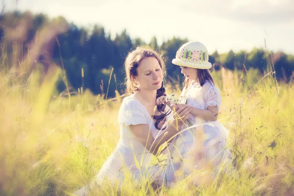 Hija da flores madre . — Foto de Stock