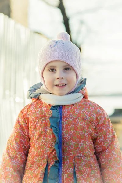 Porträtt av lilla flicka. — Stockfoto