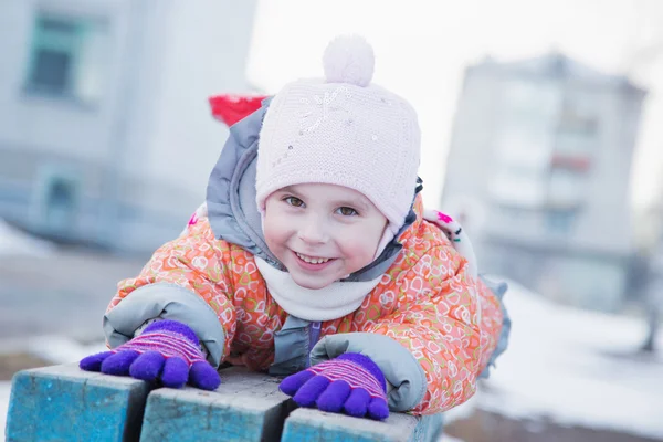 Schönes glückliches Kind. — Stockfoto