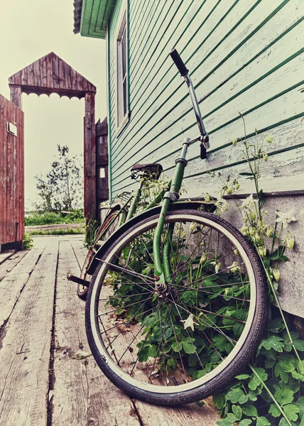 Velha bicicleta retro . — Fotografia de Stock