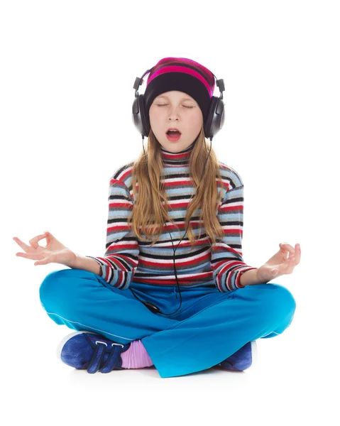 Menina com fones de ouvido ouvir música. — Fotografia de Stock