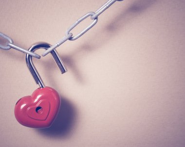 bir kalp şeklinde kilitle.