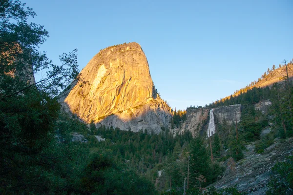 Zachód słońca w parku Yosemite — Zdjęcie stockowe