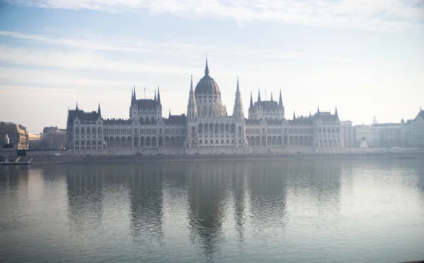 Parlement de Budapest le matin — Photo