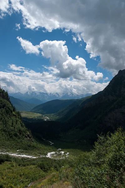 Wandern in den Bergen — Stockfoto