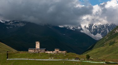 Towers de dağ köyü