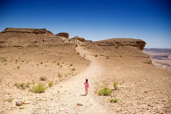 Senderismo en el desierto — Foto de Stock