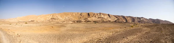 Широкоугольная панорама пейзажа пустыни — стоковое фото