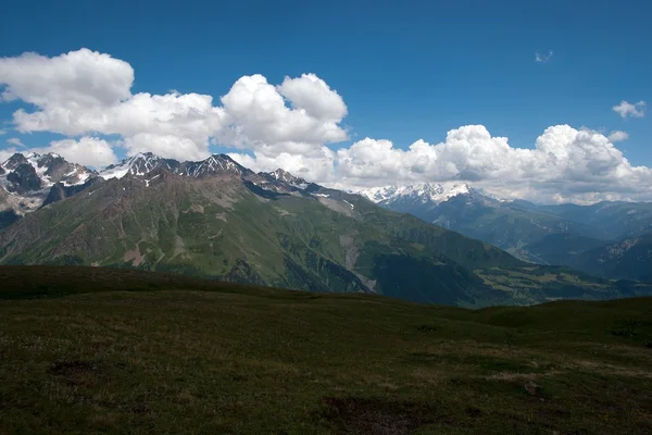 Wandelen in de bergen — Stockfoto