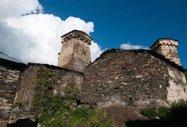 Torres na aldeia de montanha — Fotografia de Stock