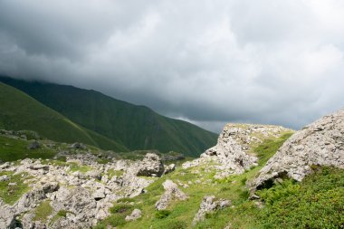 dağlarda yürüyüş