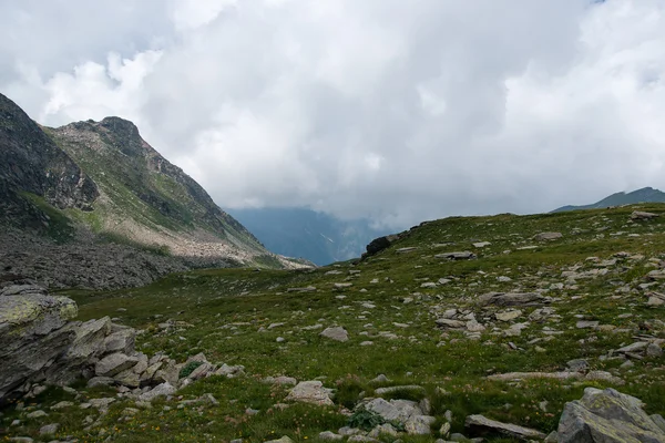 Senderismo en los Alpes — Foto de Stock