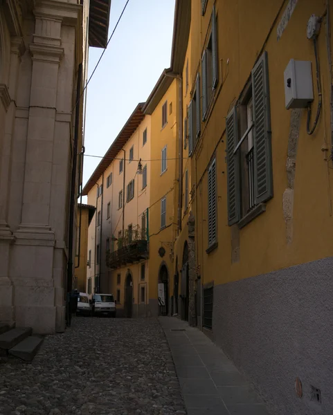 Italiaanse stad straat — Stockfoto