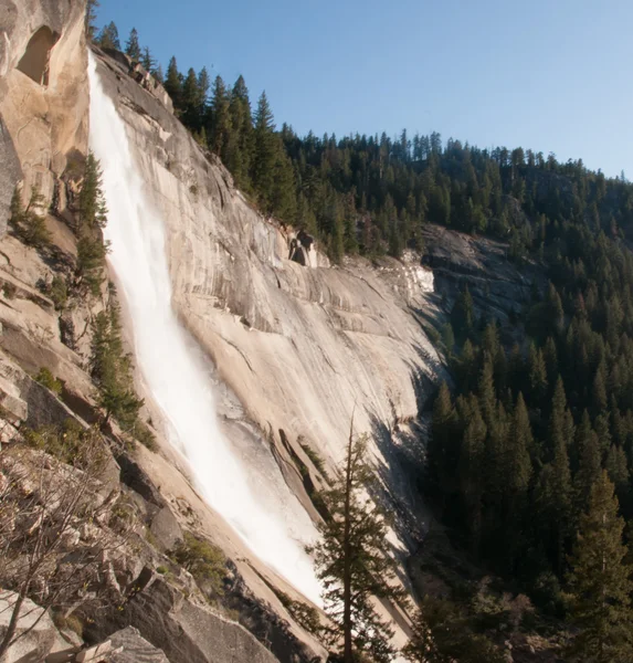 Νεβάδα τους καταρράκτες σε Yosemite — Φωτογραφία Αρχείου