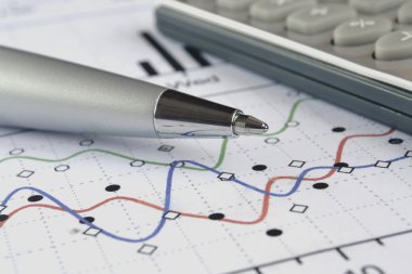 grafik, kalem ve hesap makinesi ile iş arka