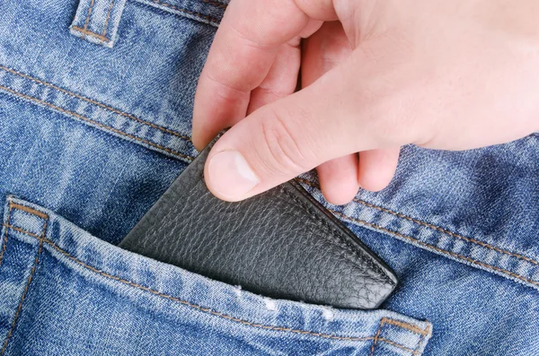 m-cüzdan içinde el