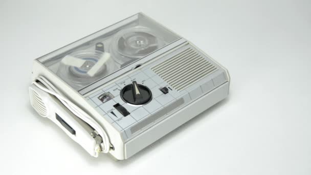 Mini carrete viejo a grabadora de cinta de carrete 01 — Vídeos de Stock