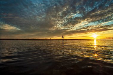 Baltık Denizi 'nde gün batımının büyüleyici manzarası