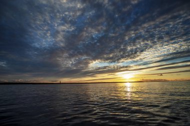 Baltık Denizi 'nde gün batımının büyüleyici manzarası