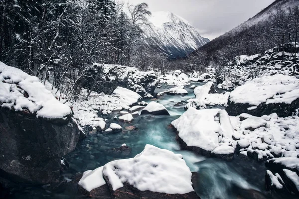 Oszałamiająco Piękny Zimowy Widok Norweską Przyrodę — Zdjęcie stockowe