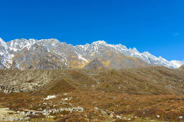 喜马拉雅山山麓的高山草原 — 图库照片