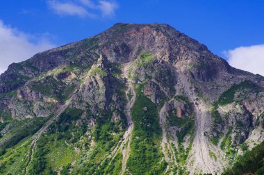 Ushtulu civarındaki Rocky Dağı zirvesi