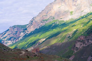 Kabardino-Balkar Cumhuriyeti 'ndeki Bezengi yüksek irtifa vadisi