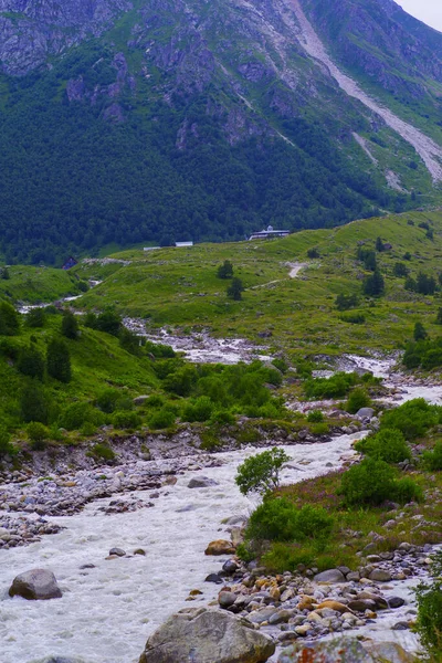 Cherek Bezengi Rivier Kloof Buurt Van Bezengi Bergbeklimmerskamp — Stockfoto