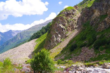 Elbrus Dağı yakınlarındaki Baksan Nehri Vadisi