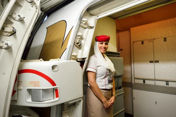 Člen posádky Emirates — Stock fotografie