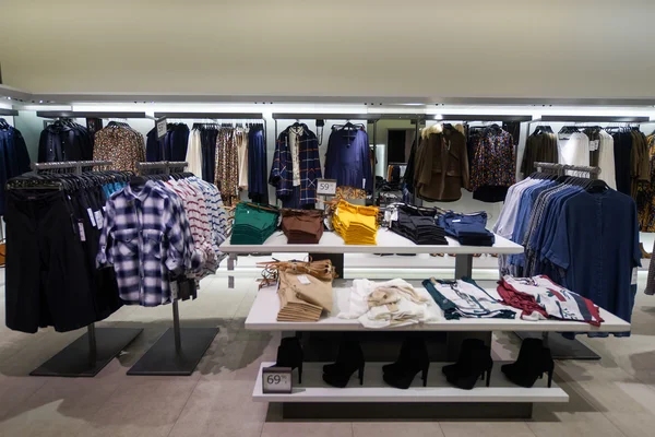 Interior da loja Zara — Fotografia de Stock