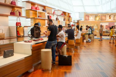 louis vuitton mağaza