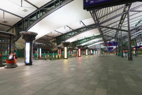 Intérieur de l'aéroport de Leipzig — Photo