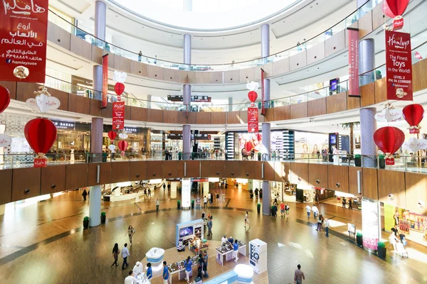 Wnętrze z centrum handlowego Dubaj Mall — Zdjęcie stockowe