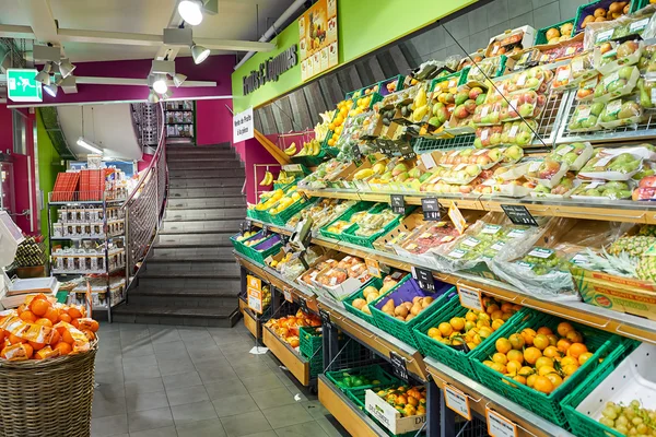 Interiér supermarketu Migros — Stock fotografie