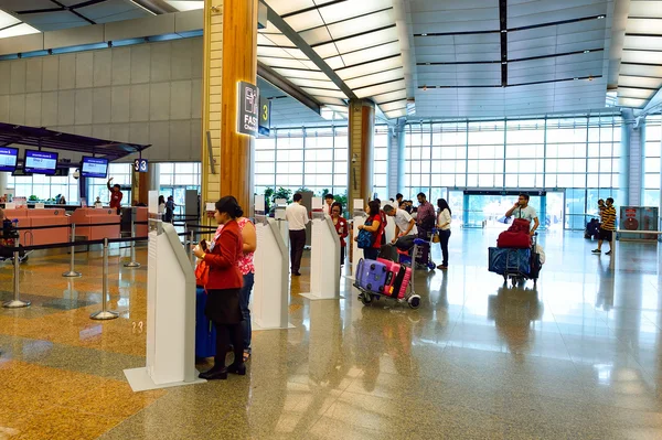 Intérieur de l'aéroport de Changi — Photo