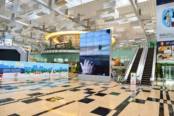 Intérieur de l'aéroport de Changi — Photo