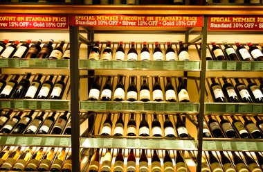 New Town Plaza 'da şarap dükkanı