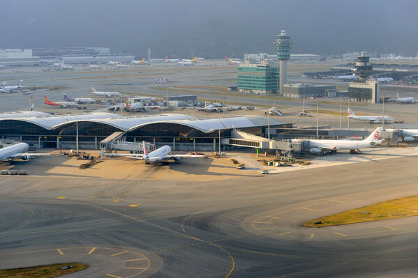 Пристыкованный реактивный самолет
